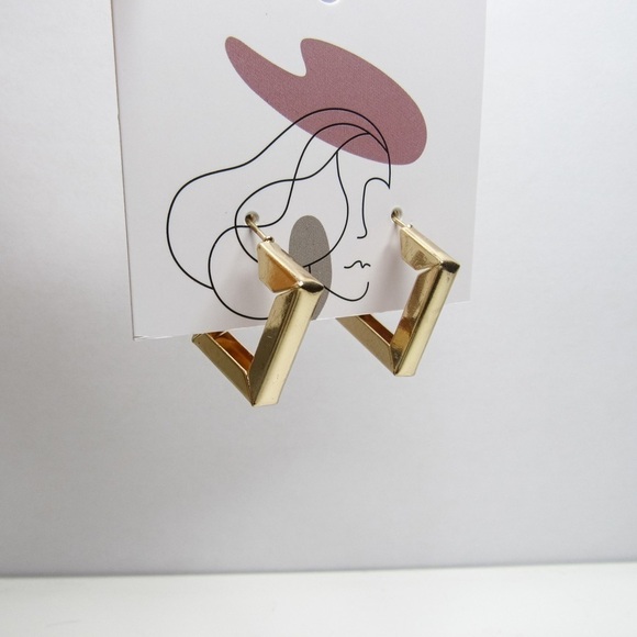 .5” Cube Gold Earrings Minimalist Trendy Earring Set - Picture 6 of 9